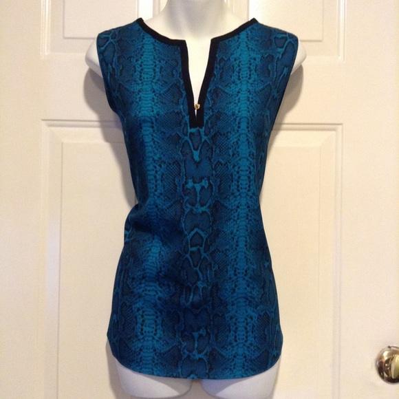 Ellen Tracy Sleeveless V-Neck Blouse - Picture 2 of 6